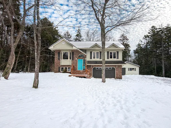 45 Rockcliffe Cres, Hammonds Plains, NS B3Z 1J8