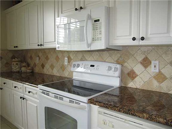 2nd image of 1623 SE Ballantrae Blvd