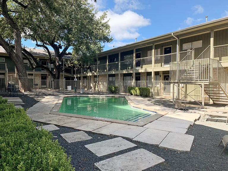 2303 E Side Dr #220 — Photo 19