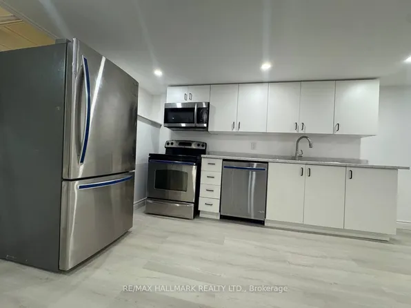 6 Bailey Cres #Basement, Aurora, ON L4G 2B3