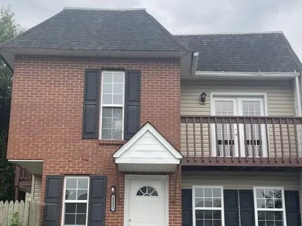 2221 Dickens Ter, Newark, DE 19702