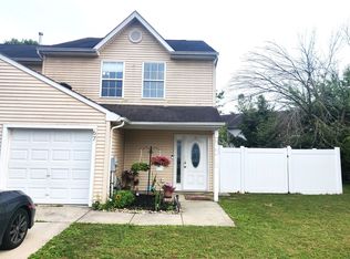 67 Highmeadows Dr, Sicklerville, NJ 08081