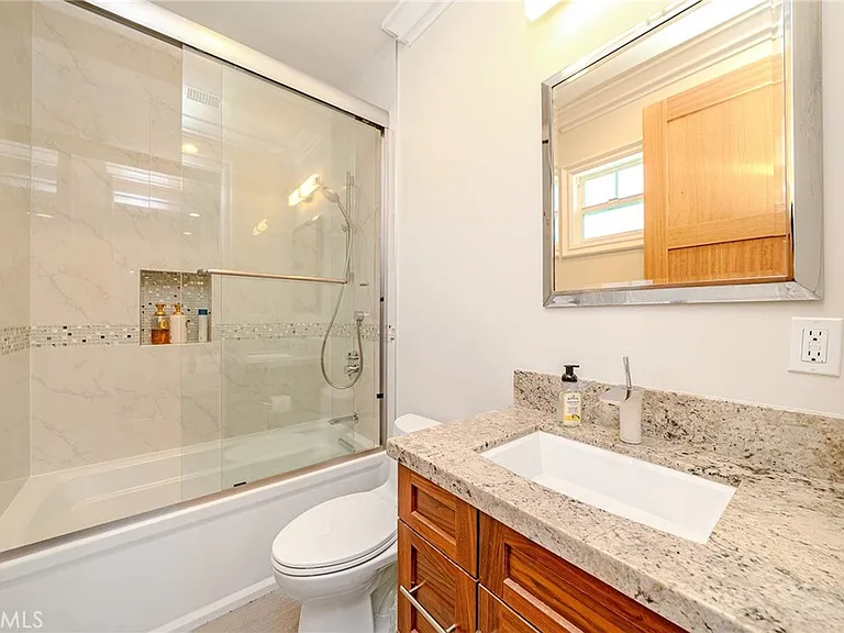 1217 Olive La Canada — Photo 35