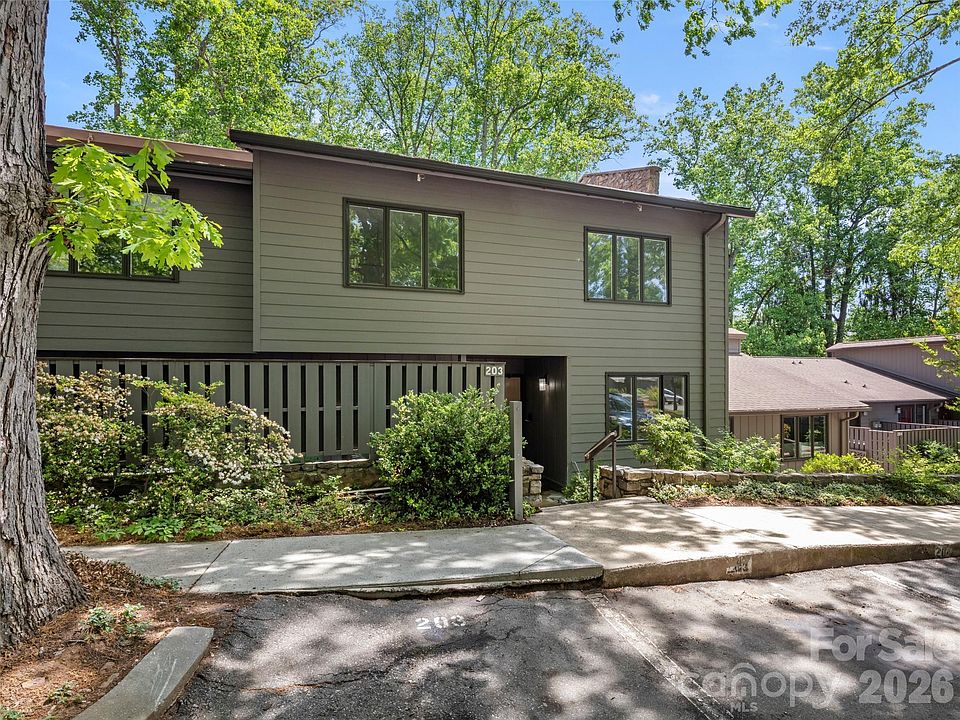 1st image of 203 Crowfields Dr