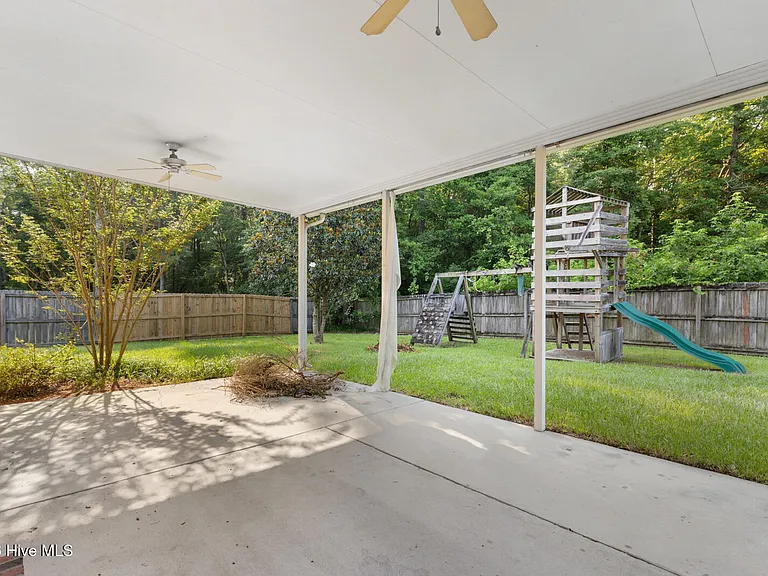 101 Barrington Ct — Photo 16