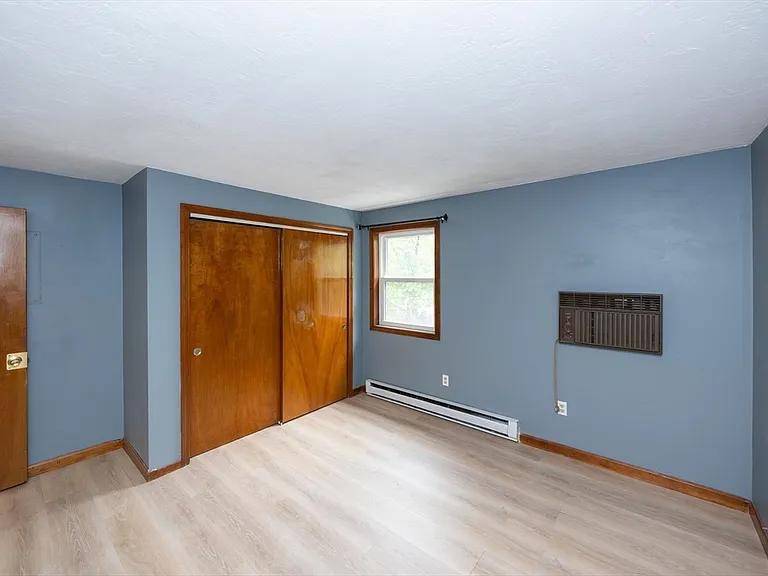 15 Houghton St #9 — Photo 9