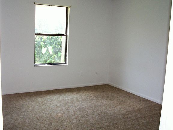 4th image of 1310 Jefferson Ave #D