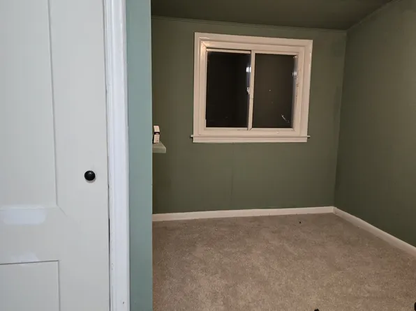 21731 Nevada Ave, Eastpointe, MI 48021