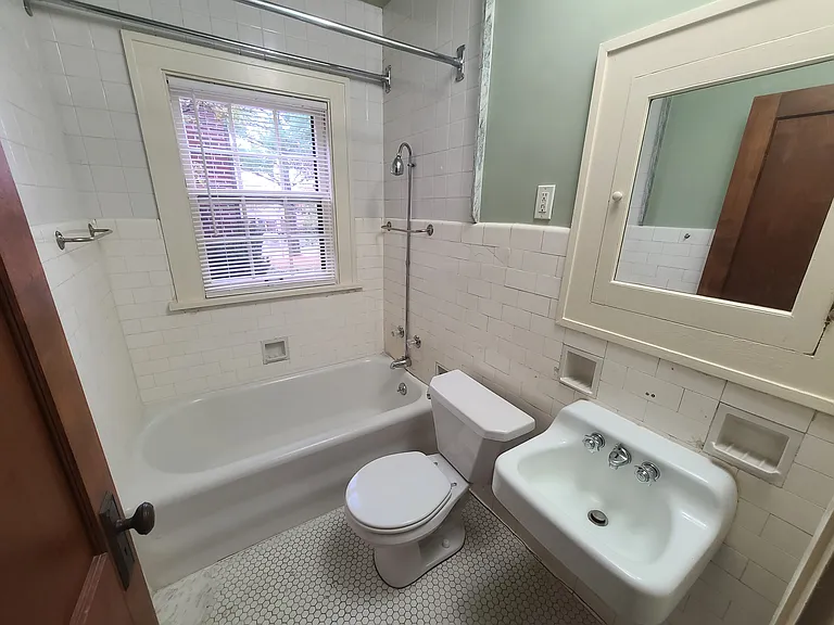 4814 Woodland Ave — Photo 17