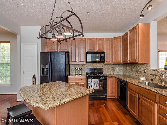5th image of 2832 Settlers View Dr