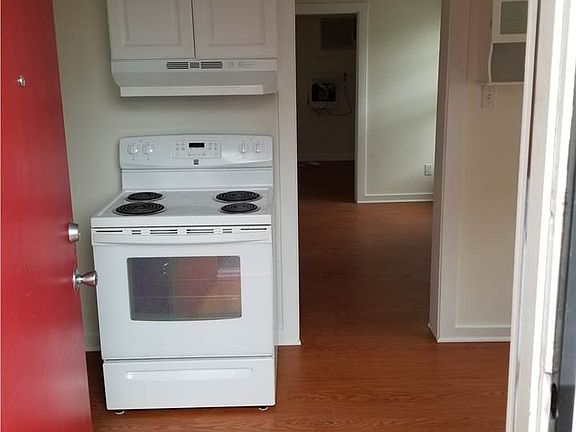 2nd image of 3823 Fulton St APT 2