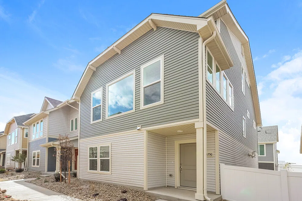 4 bed, 3.0 bath, 1595 sqft, $2,955 — Photo 1