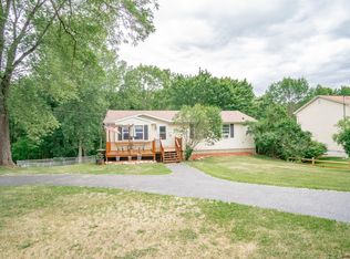 10 Thornwood Dr, Fort Edward, NY 12828
