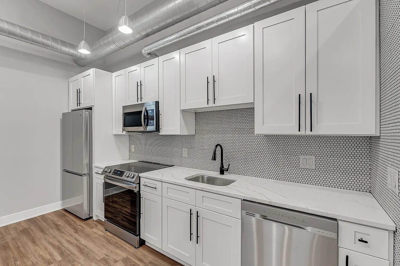 1 bed, 1.5 bath, 1000 sqft, $1,695 — Photo 1