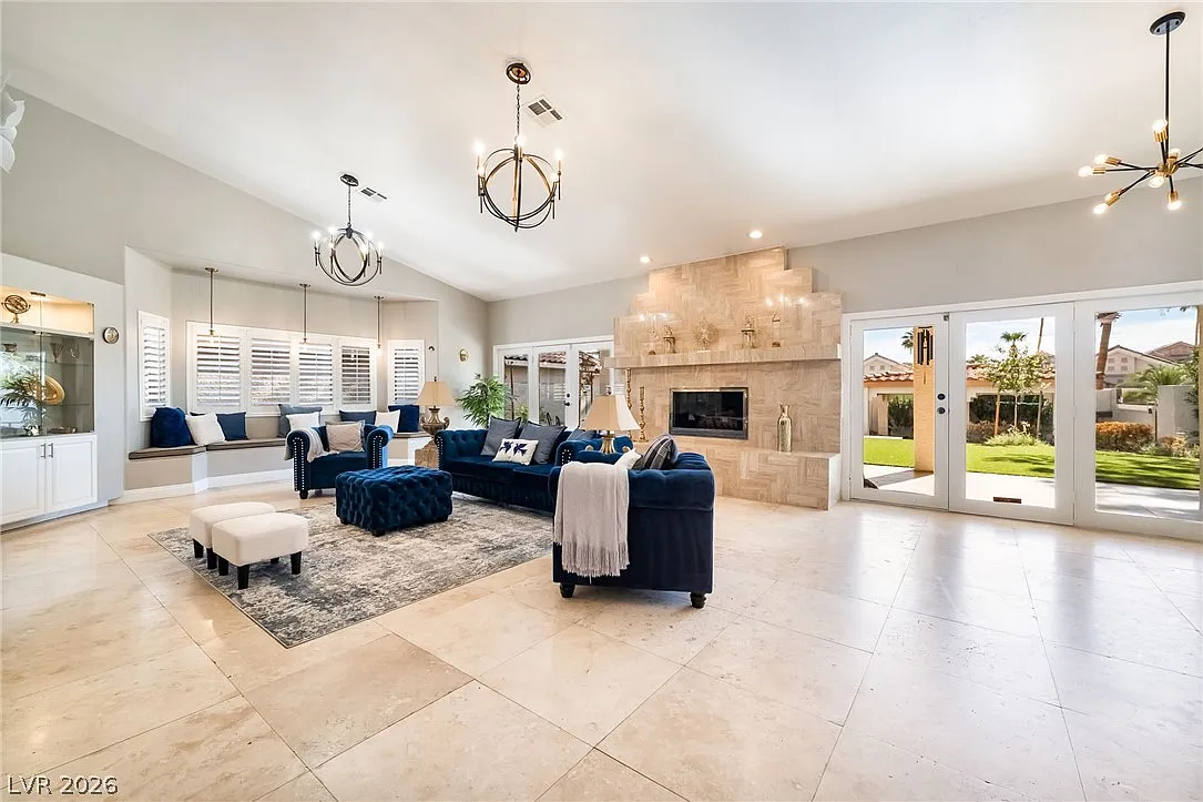 3 bed, 3.5 bath, 6770 sqft, $4,500 — Photo 4