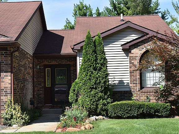 3rd image of 9221 Lake Pine Dr