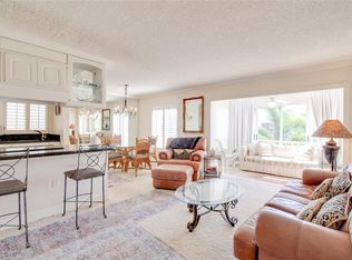 250 7th Ave S APT 305, Naples, FL 34102