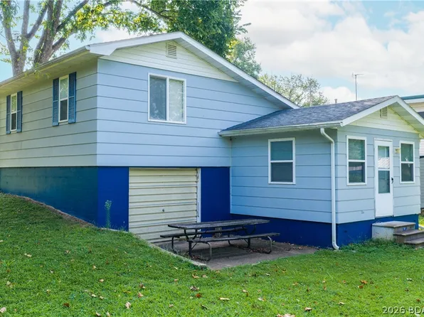 25384 Blue Waters Rd, Versailles, MO 65084
