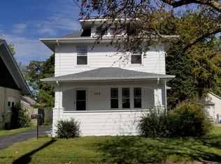 726 E Benton St, Aurora, IL 60505