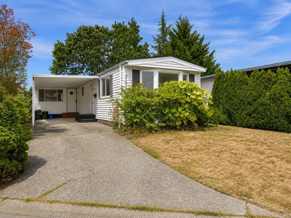 2020 Gateside Pl, Sidney, BC V8L 4G2