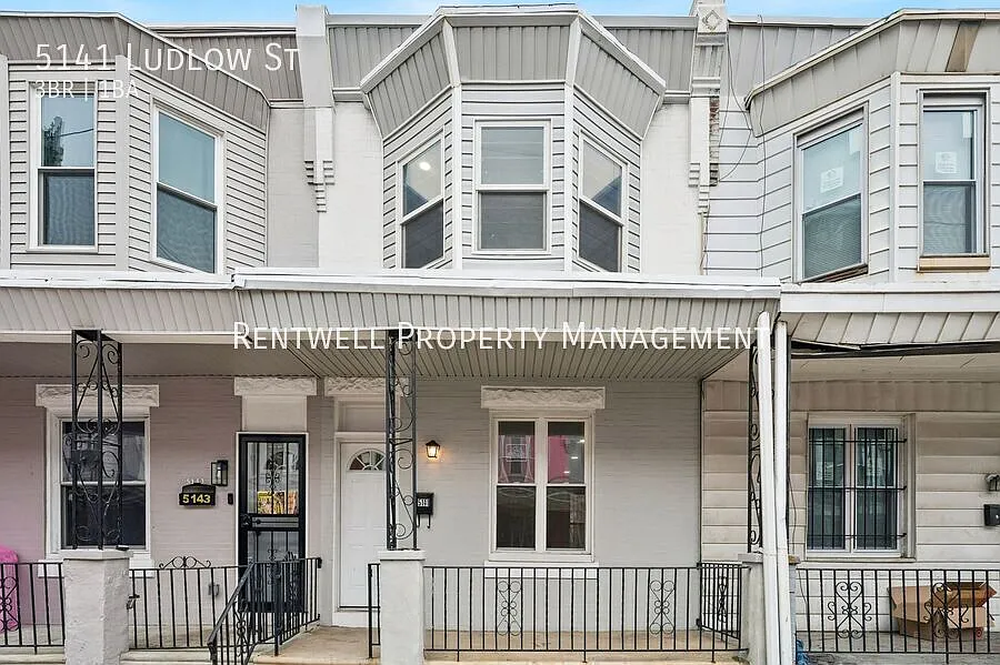 Fully Remodeled 3-Bedroom Townhome with Modern Finishes — Photo 1