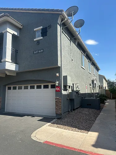 2402 E 5th St Photo 1