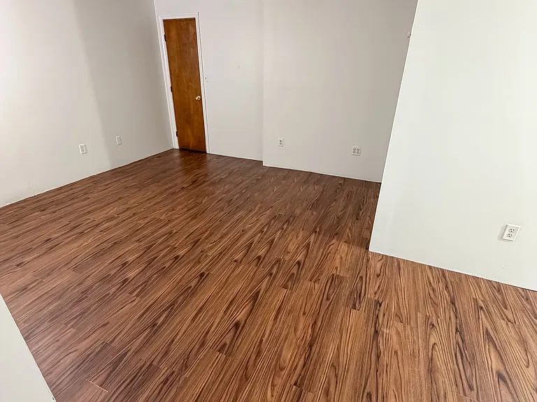 51 Grand Ave #6 — Photo 5
