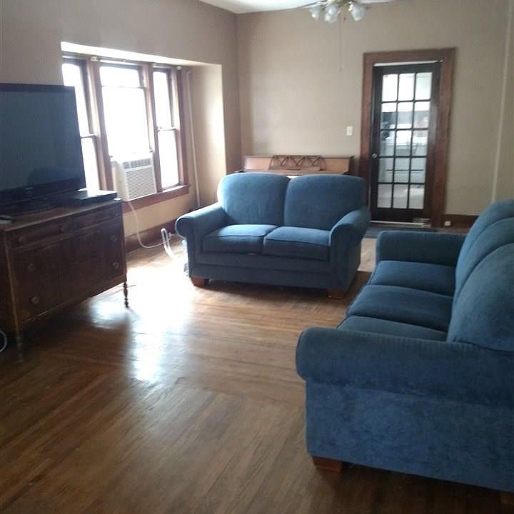 2nd image of 205 S Main St
