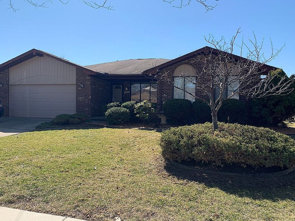 1st image of 13852 Halleck Dr