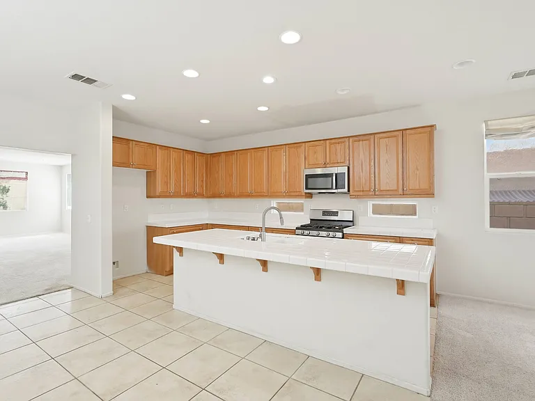 2639 Belvedere Ln — Photo 2