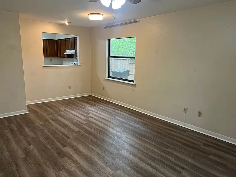6941 SW 45th Ave — Photo 6