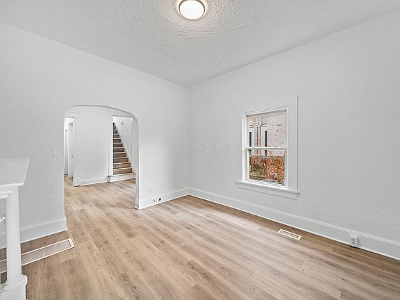 4th image of 948-950 McAllister Ave
