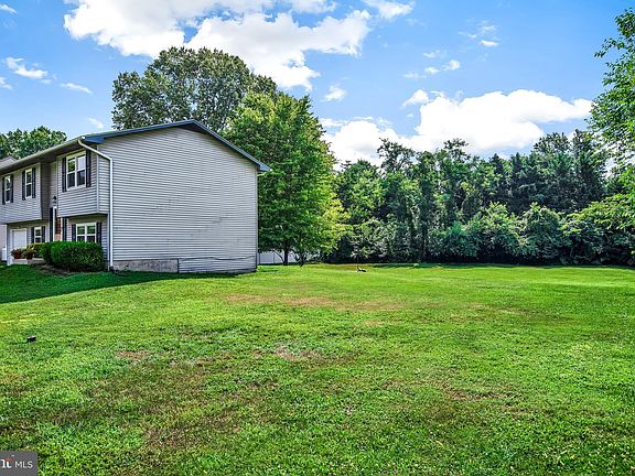 3rd image of 5607 Lee Way Dr