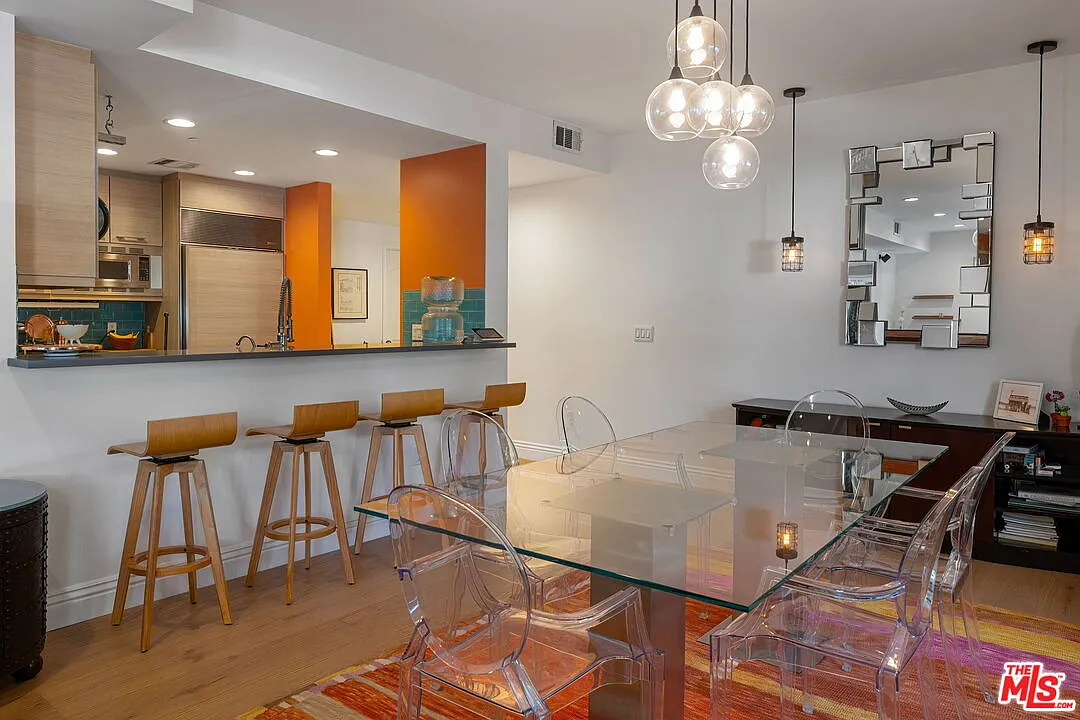 3 bed, 3.0 bath, 1630 sqft, $6,500 — Photo 3