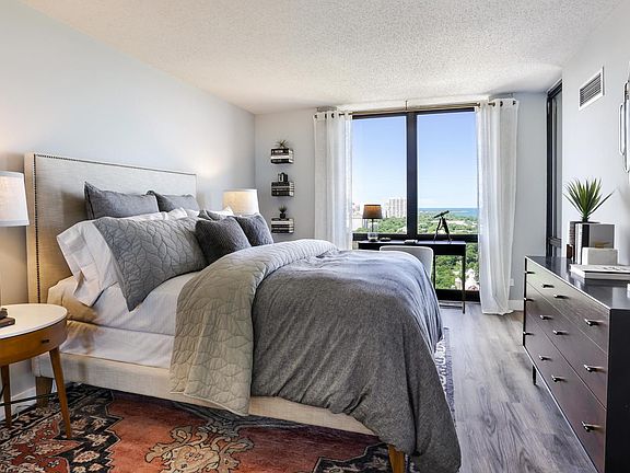 5th image of 1731 N Clark St #316