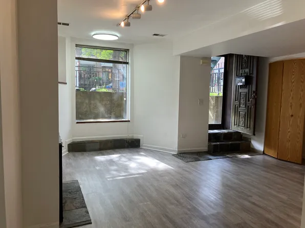 831 S Laflin St, Chicago, IL 60607
