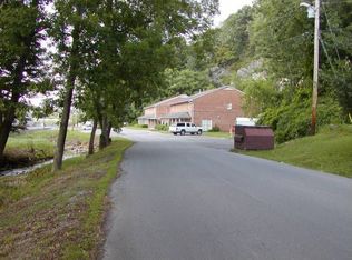 200 Quarry Dr, Johnson City, TN 37601