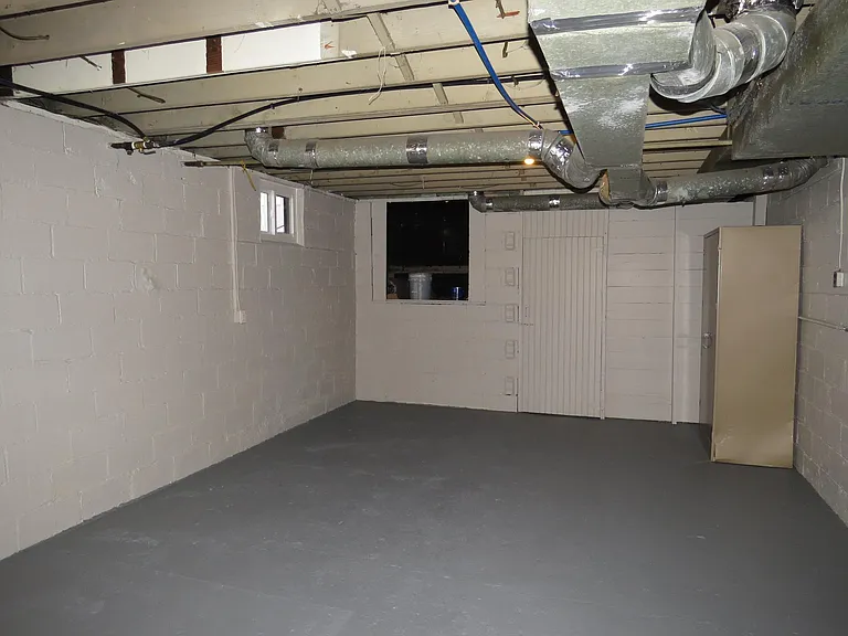 328 Sycamore St — Photo 25