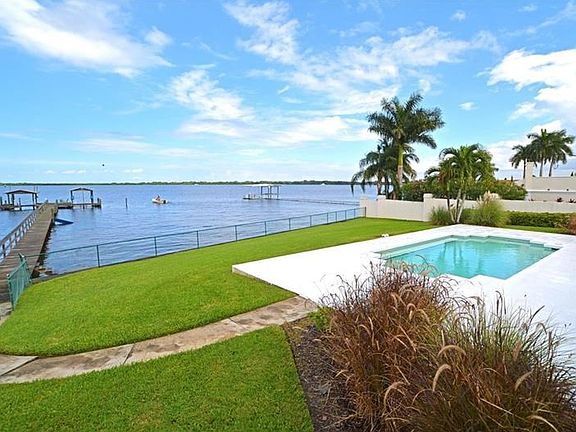 Dock
