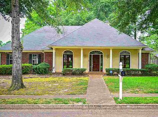 419 Forest Ln, Ridgeland, MS 39157