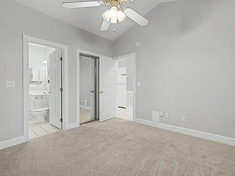 670 Riverwalk Dr #302 — Photo 13