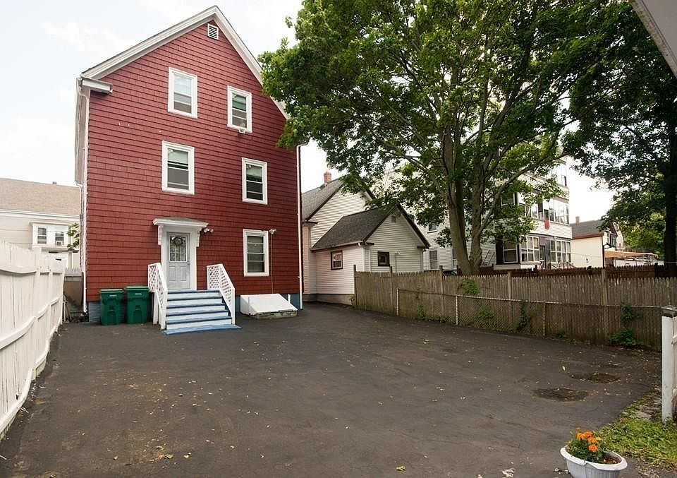 2nd image of 109 Adams St #2