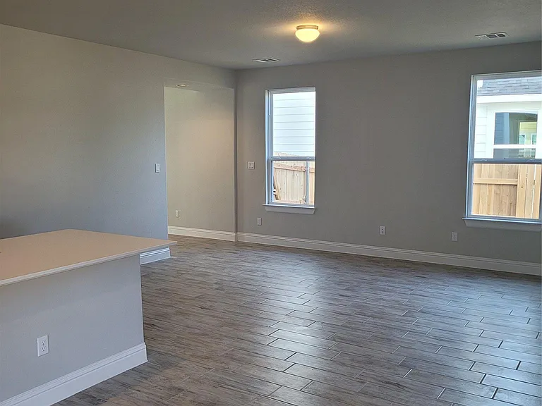 120 Free Stone Dr — Photo 9