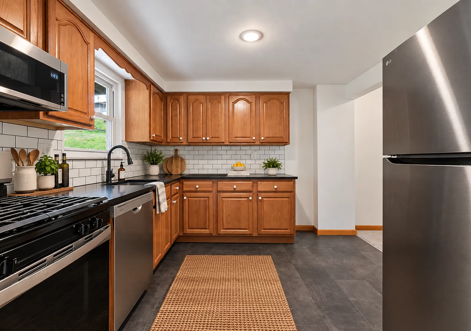 Ready For Move-In! Don't Miss This Renovated 2-Bedroom Townhome In West Mifflin! — Photo 1