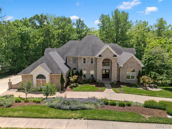 1424 Haarman Oak Dr, Chesterfield, MO 63005