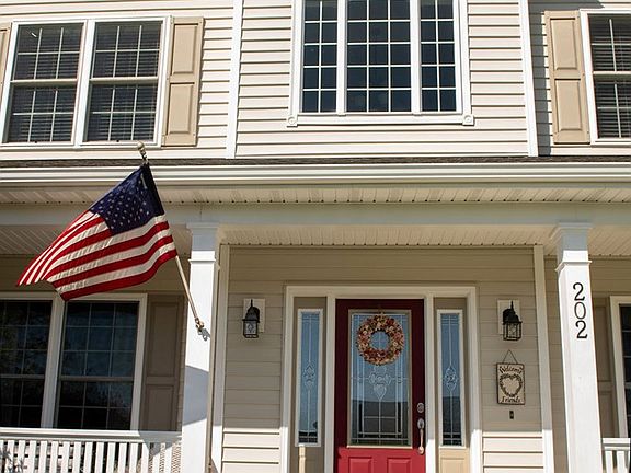 5th image of 202 Chatham Ct