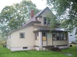 438 N Main St, Polk, OH 44866