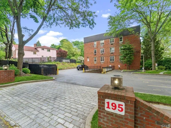 195 South Middle Neck Road #1F, Great Neck, NY 11021