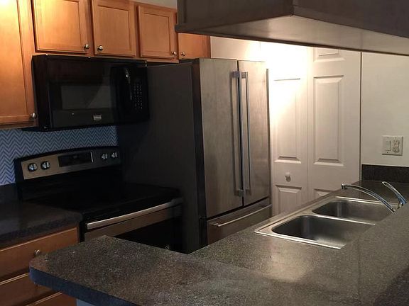 3rd image of 221 Lake Brook Cir Unit 105
