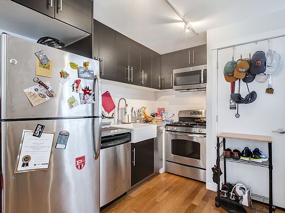 2nd image of 1320 Pine St APT 1R